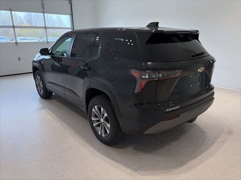 New 2026 Chevrolet Equinox LT w/ Convenience Package II FWD image 4