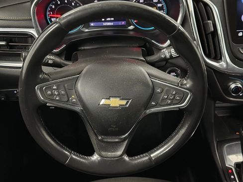 Used 2020 Chevrolet Equinox Premier w/ LPO, Floor Liner Package FWD image 3