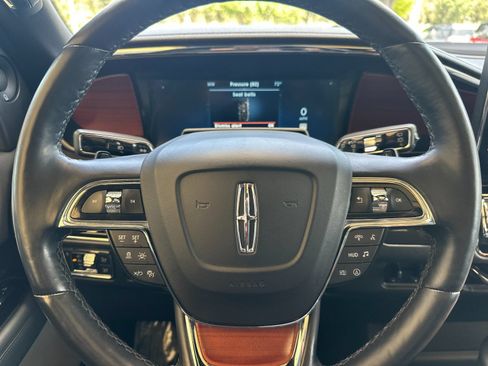 Used 2022 Lincoln Navigator Reserve AWD/4WD image 24