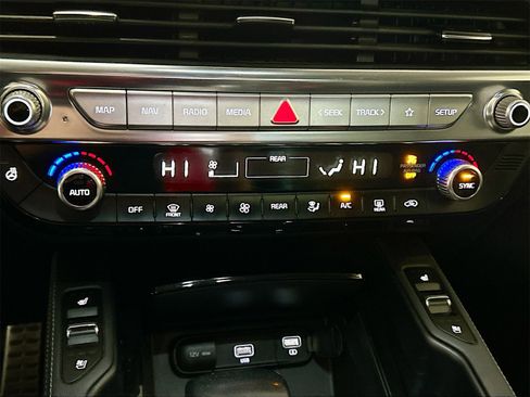 Used 2022 Kia Telluride SX w/ SX Prestige Package image 16