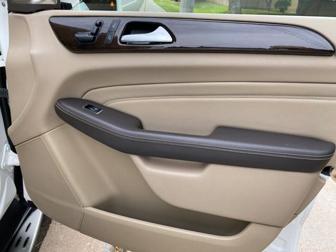 Used 2015 Mercedes-Benz ML 350 2WD w/ Premium 1 Package image 48