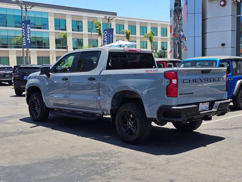 Used 2024 Chevrolet Silverado 1500 LT Trail Boss w/ LPO, Dark Essentials Package AWD/4WD image 5