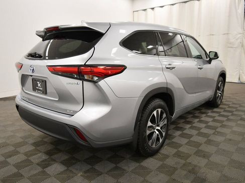 Used 2022 Toyota Highlander XLE image 8
