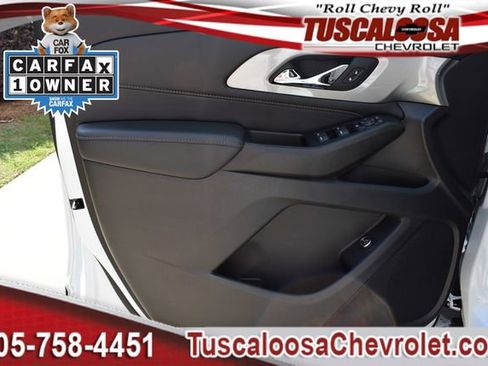Used 2023 Chevrolet Traverse LT FWD image 17
