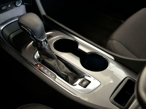 Used 2023 Chevrolet Malibu LT FWD image 25