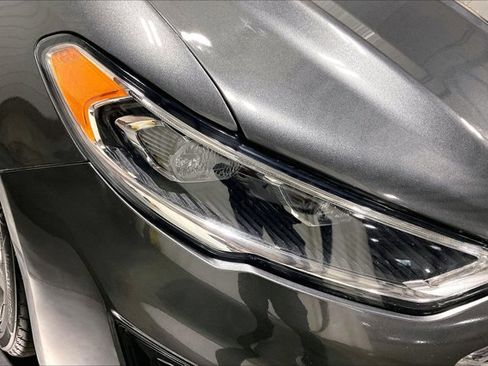 Used 2019 Ford Fusion SEL image 28