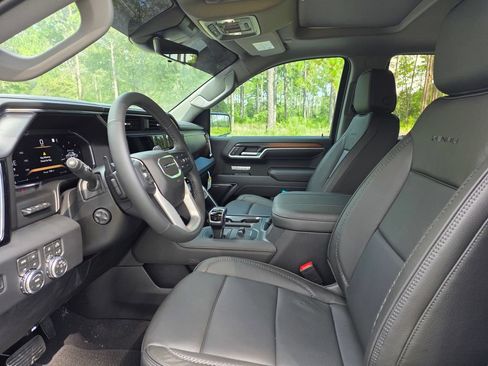 New 2026 GMC Sierra 1500 Denali w/ Denali Reserve Package AWD/4WD image 14
