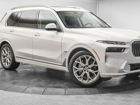 Used 2023 BMW X7 xDrive40i w/ Dynamic Handling Package image 1