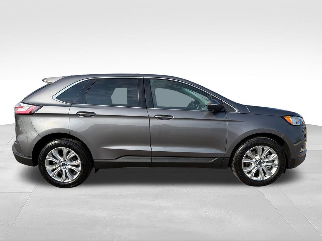 Used 2021 Ford Edge Titanium w/ Cargo Accessory Package FWD image 9