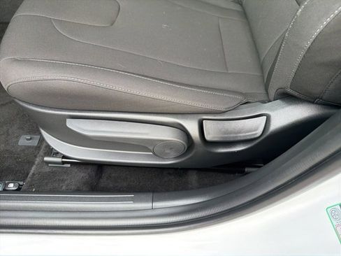 Certified 2024 Hyundai Elantra SEL w/ Convenience Package image 16