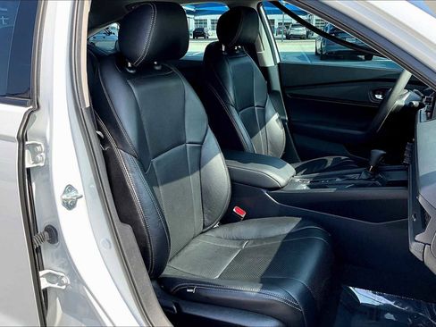 Used 2024 Honda Accord EX image 9