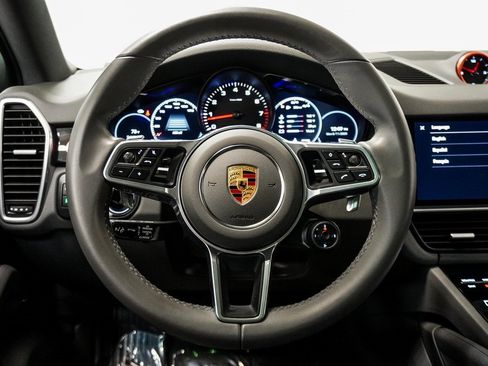 Used 2023 Porsche Cayenne Platinum Edition image 29