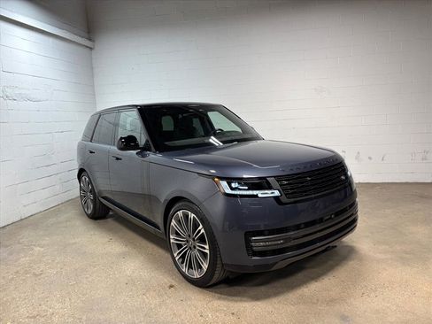 Used 2025 Land Rover Range Rover SE image 4