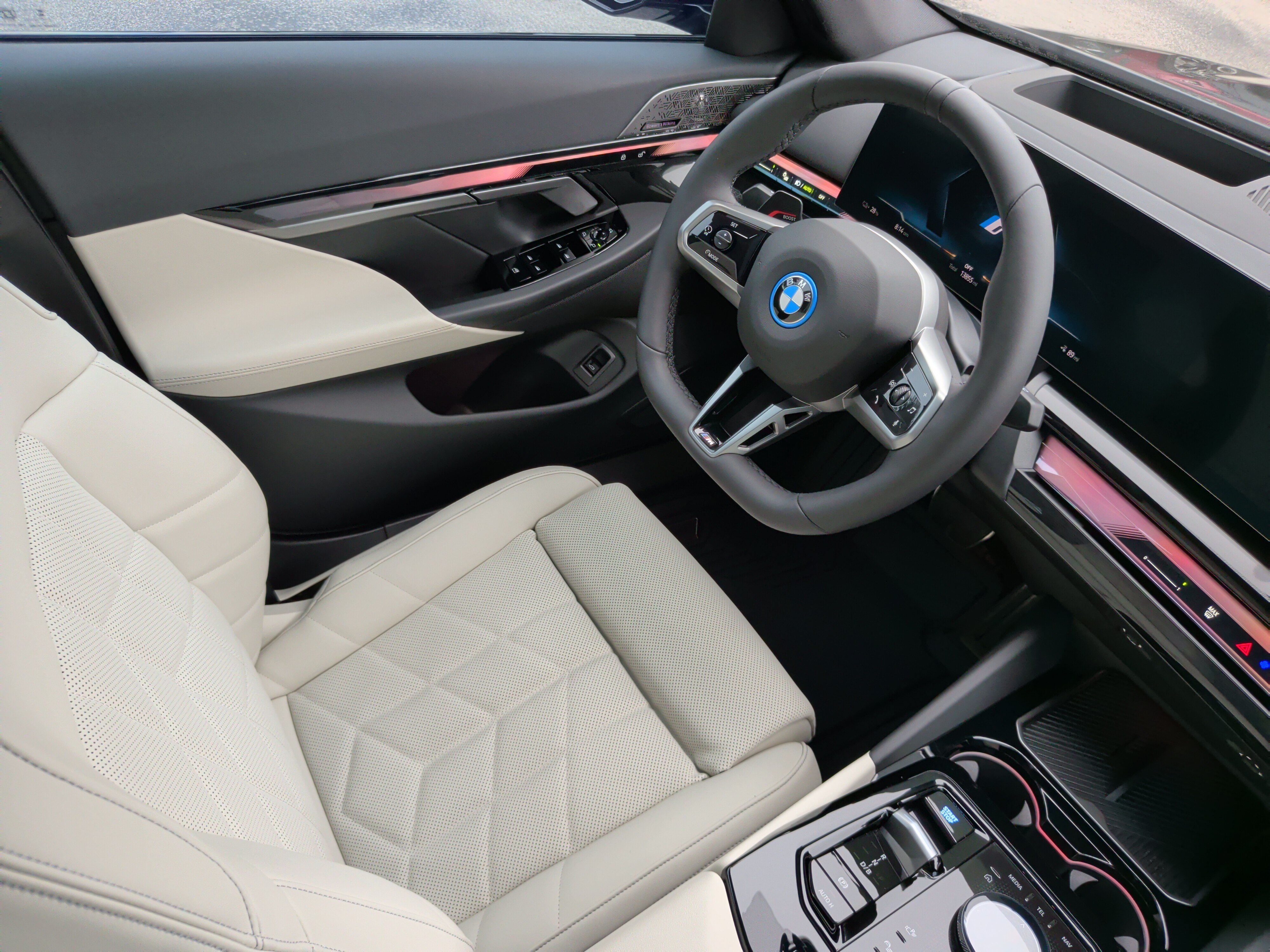 Certified 2026 BMW i5 eDrive40 w/ M Sport Package RWD image 36