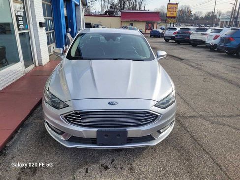 Used 2018 Ford Fusion SE AWD/4WD image 2