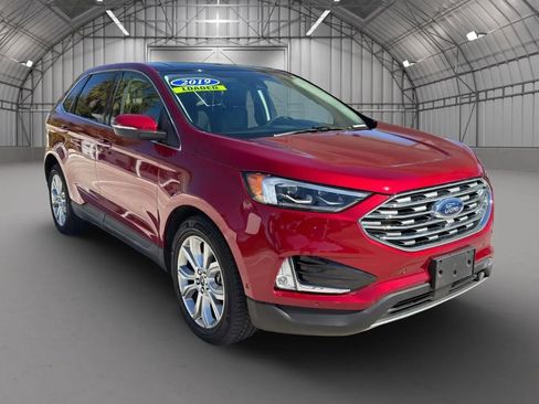 Used 2019 Ford Edge Titanium w/ Equipment Group 301A AWD/4WD image 3