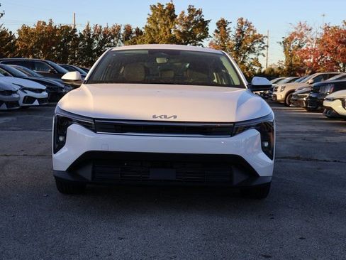 New 2025 Kia K4 LXS image 2