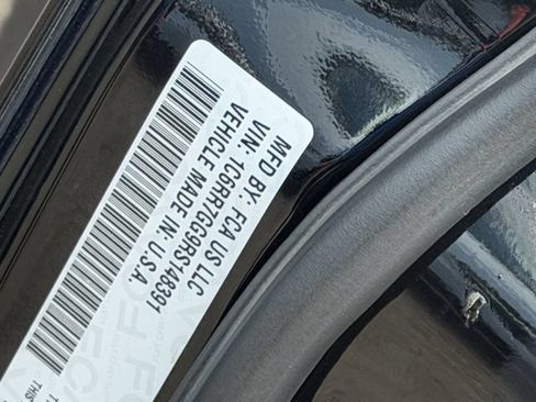 Used 2024 RAM 1500 Classic SLT AWD/4WD image 10