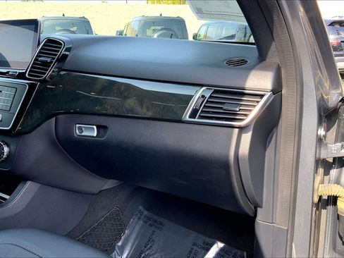 Used 2018 Mercedes-Benz GLE 350 w/ Premium 1 Package image 18