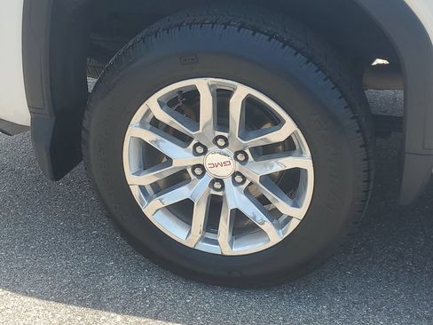 Used 2019 GMC Sierra 1500 SLT w/ SLT Premium Package AWD/4WD image 11