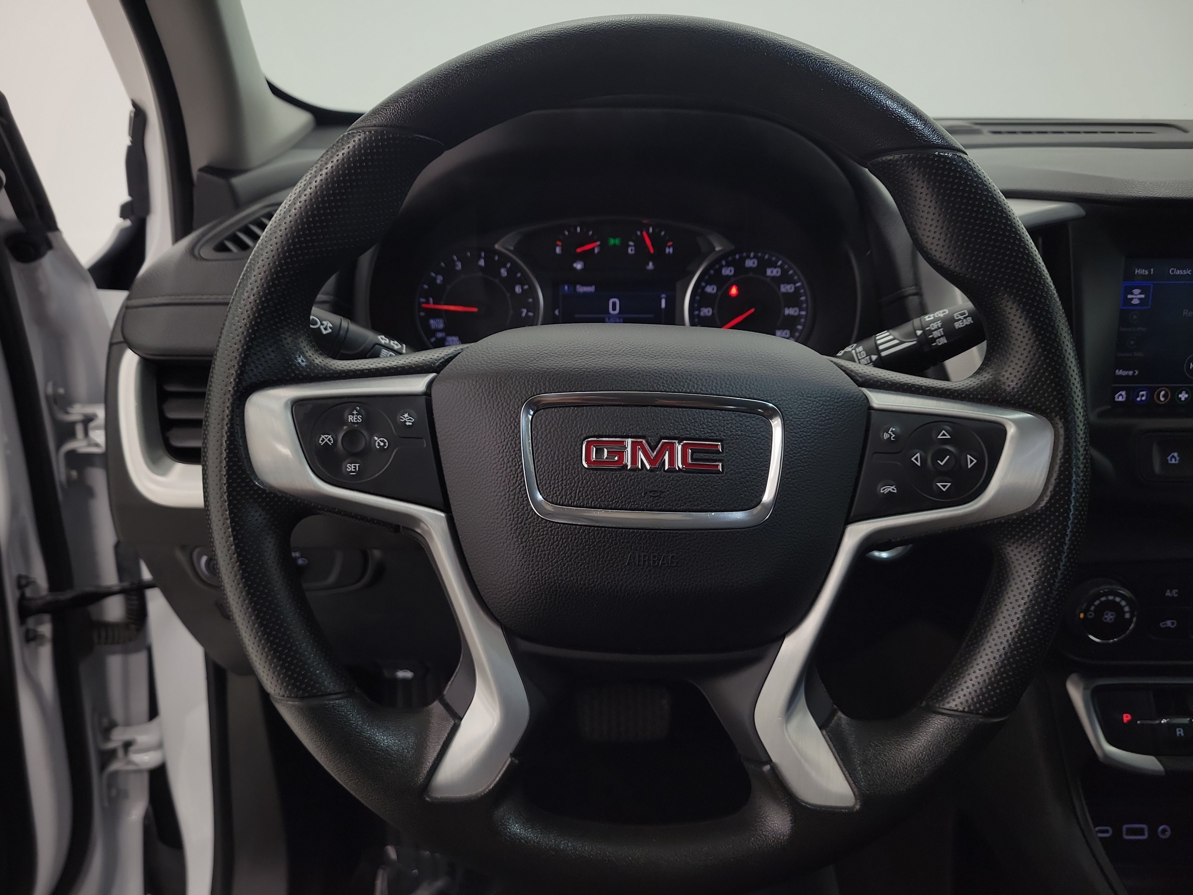 Used 2024 GMC Terrain SLE FWD image 12
