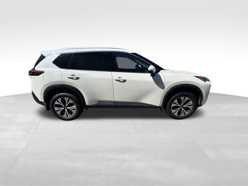 Used 2021 Nissan Rogue SV w/ Premium Package image 5