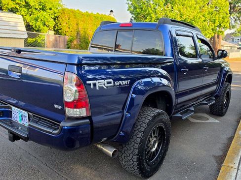 Used 2015 Toyota Tacoma 4x4 Double Cab w/ TRD Sport Package image 5