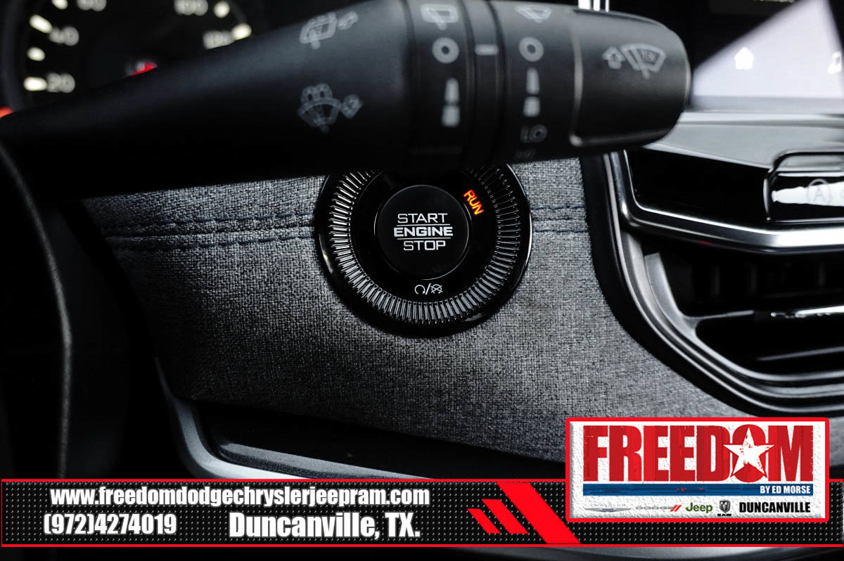 Used 2024 Jeep Compass Latitude AWD/4WD image 33