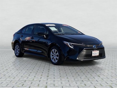 Certified 2025 Toyota Corolla LE image 10