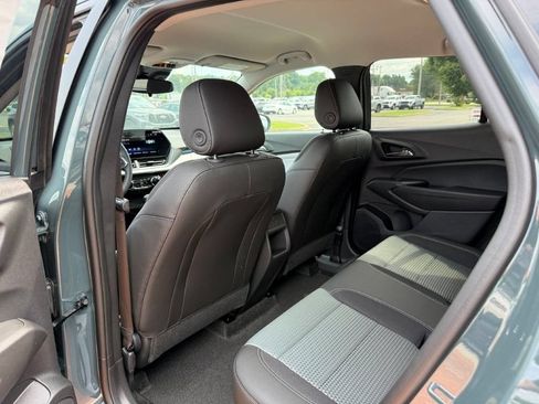 New 2026 Chevrolet Trax LT w/ LT Convenience Package FWD image 11