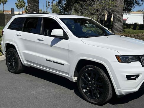 Used 2021 Jeep Grand Cherokee Laredo X image 43