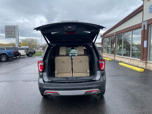 Used 2017 Ford Explorer Limited w/ Equipment Group 301A image 7