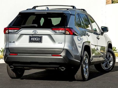 Used 2025 Toyota RAV4 XLE w/ Convenience Package FWD image 7