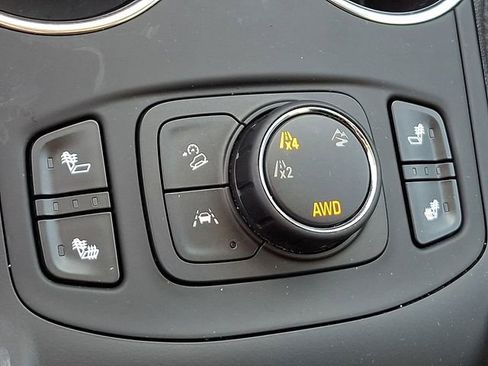 Used 2024 GMC Terrain SLT w/ Infotainment Package II image 25