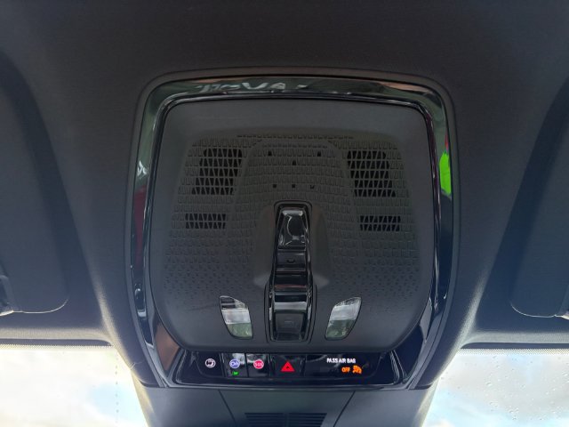 Used 2024 Cadillac Lyriq Luxury w/ LPO, Floor Liner Package AWD/4WD image 21