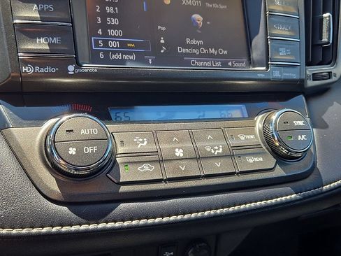 Used 2014 Toyota RAV4 Limited w/ Technology Package AWD/4WD image 17