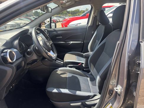Used 2025 Nissan Versa SV FWD image 24