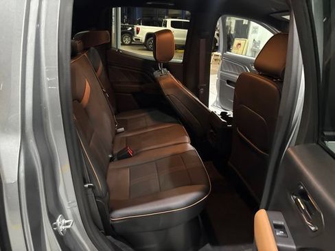 Used 2024 GMC Canyon AT4 w/ Technology Package AWD/4WD image 34