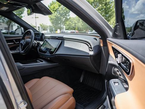 Certified 2024 Mercedes-Benz E 350 4MATIC Sedan image 27
