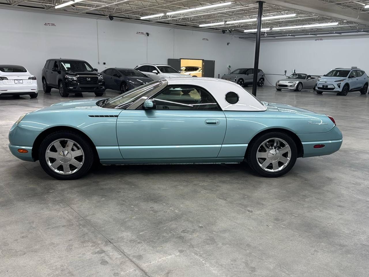 Used 2002 Ford Thunderbird RWD image 12