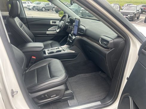 Used 2024 Ford Explorer Limited w/ Limited Technology Package AWD/4WD image 21