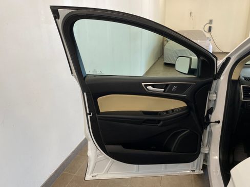 Used 2022 Ford Edge SEL w/ Convenience Package image 16