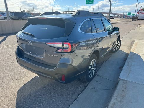 Used 2022 Subaru Outback Premium image 5