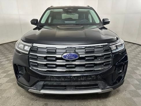 Used 2025 Ford Explorer Active image 8