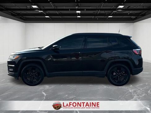 Used 2019 Jeep Compass Latitude FWD image 2