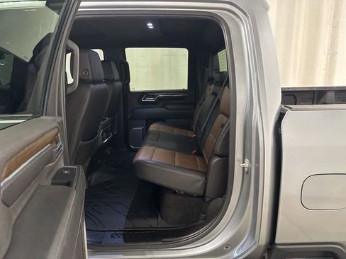 Used 2024 Chevrolet Silverado 2500 High Country image 15