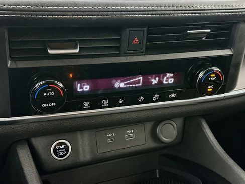Used 2023 Nissan Rogue SV FWD image 18
