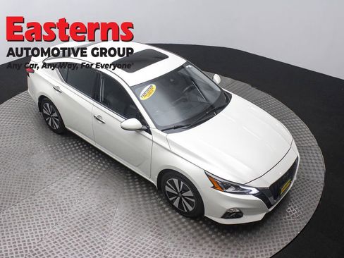 Used 2022 Nissan Altima 2.5 SL image 3