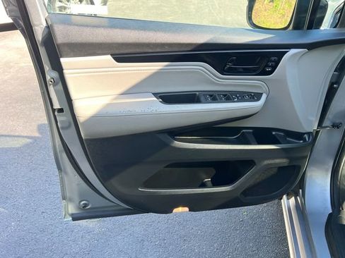 Used 2018 Honda Odyssey Elite image 8