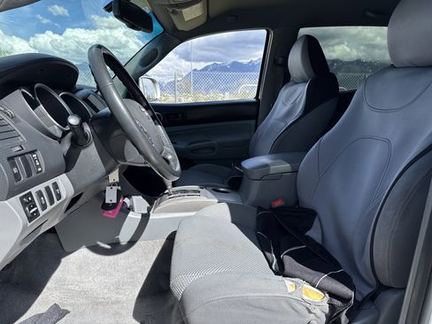 Used 2010 Toyota Tacoma 4x4 Double Cab image 18